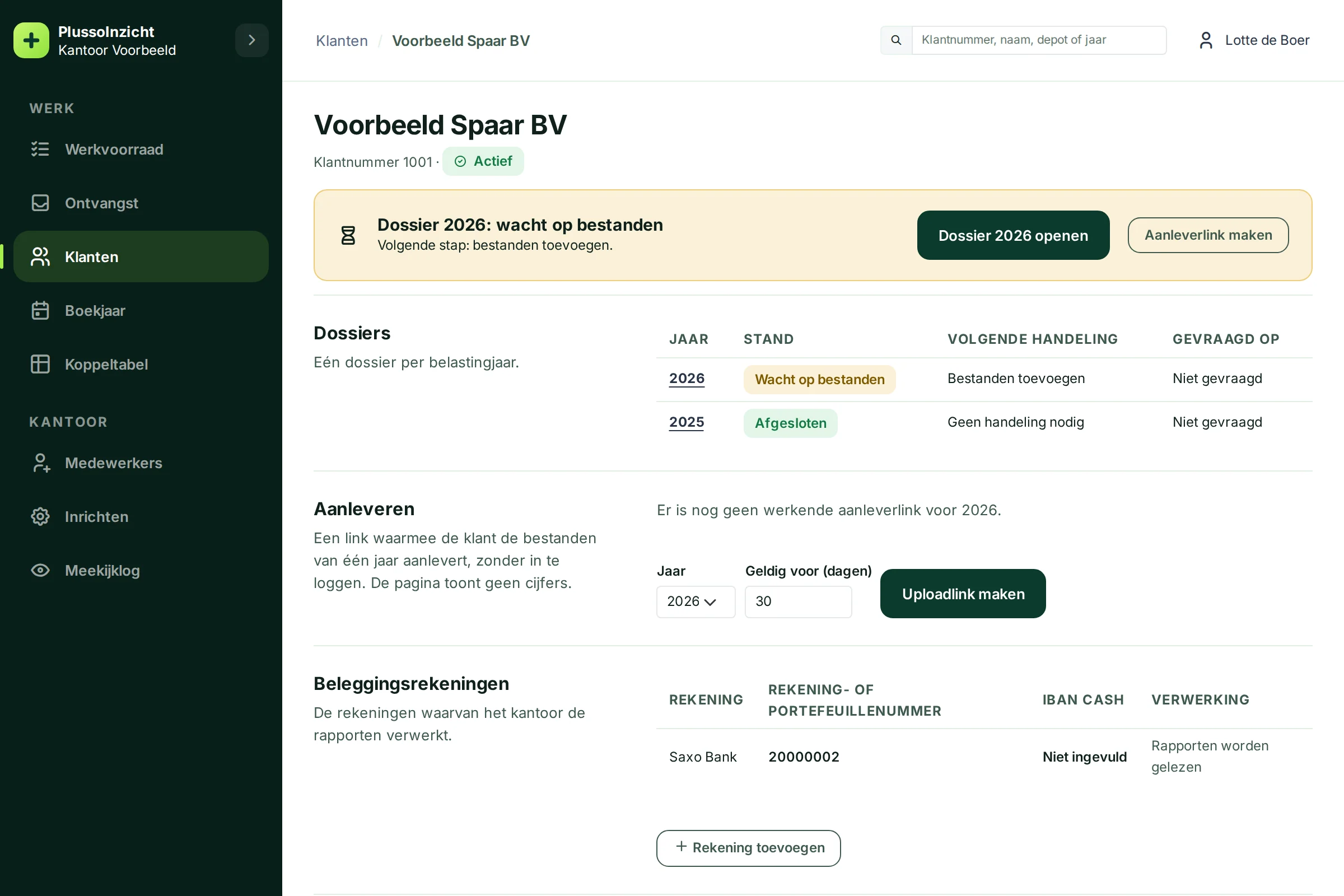 De klantkaart van Voorbeeld Spaar BV met dossier 2026, de dossiers per jaar, de aanleverlink en de beleggingsrekening