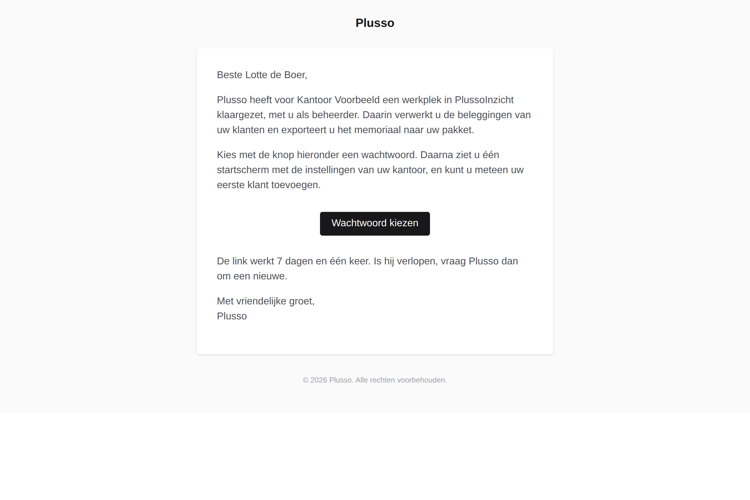 De uitnodigingsmail aan Lotte de Boer met de knop Wachtwoord kiezen